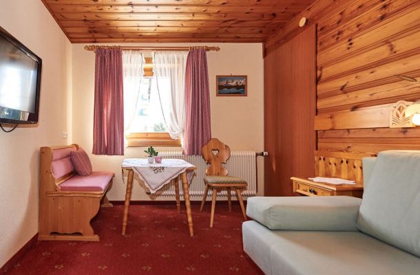 Ausziehbare Couch im Zimmer
