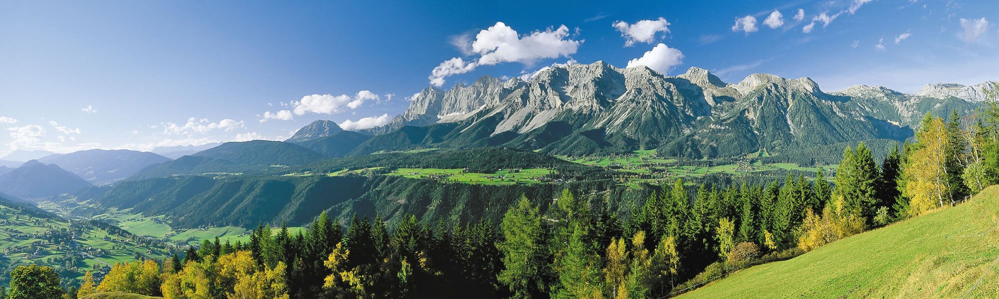 Blick auf das Ramsauer Hochplateau im Sommer