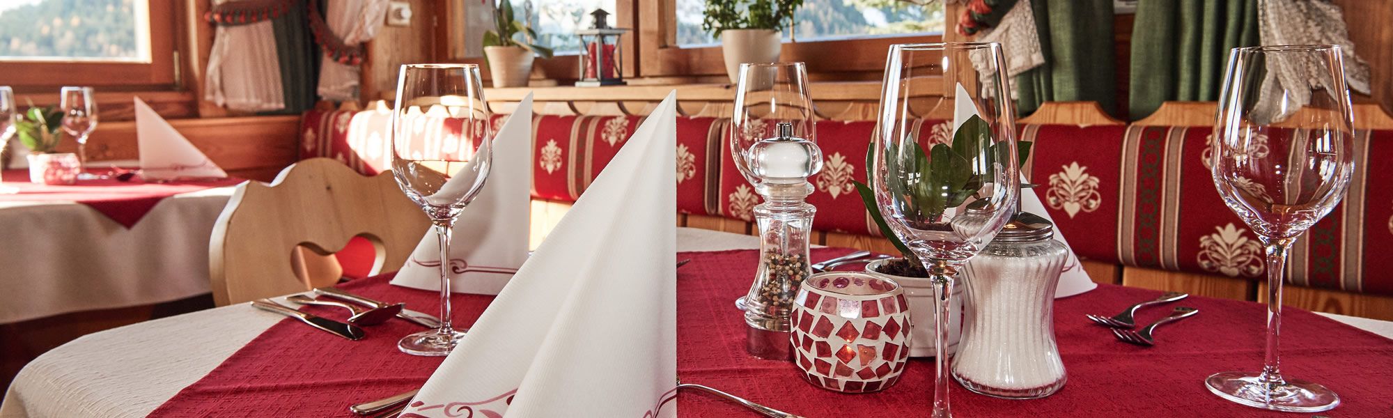 Wir heißen Sie im Hotel Pension Jagdhof herzlich willkommen - im Bild unser Restaurant